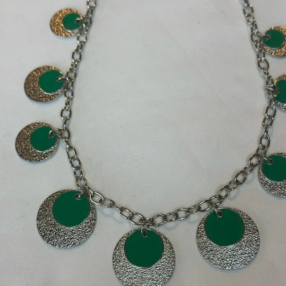 Silver and Green Pendant Necklace - Picture 4 of 7